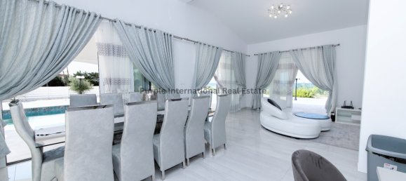 Вилла с 4 спальнями в Си Кейвз, Кипр № 968 23