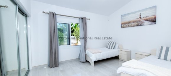 Вилла с 4 спальнями в Си Кейвз, Кипр № 968 13