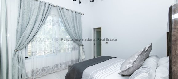 Вилла с 4 спальнями в Си Кейвз, Кипр № 968 15