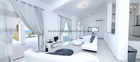 Вилла с 4 спальнями в Си Кейвз, Кипр № 968 3