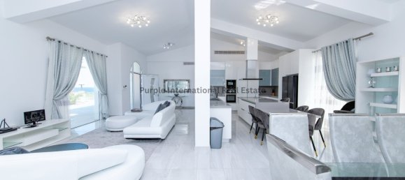 Вилла с 4 спальнями в Си Кейвз, Кипр № 968 2