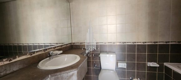 4 bedrooms Villa in Abu Dhabi Gate City, UAE No. 29878 5