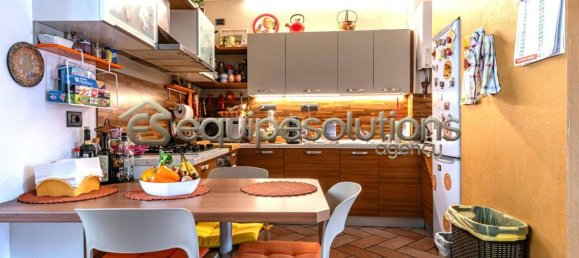 2غرفة شقة في Bergamo, Italy رقم 42230 23