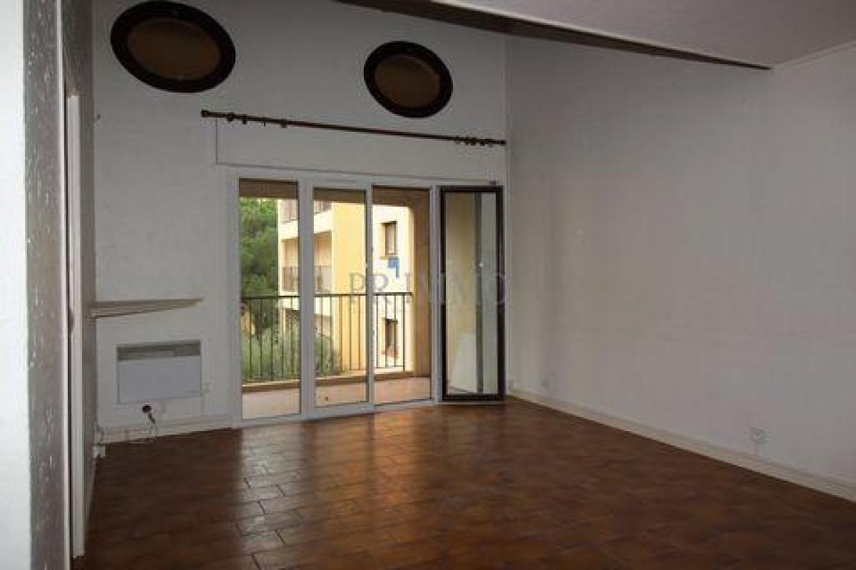2 bedrooms Condo in Frejus, France No. 15769