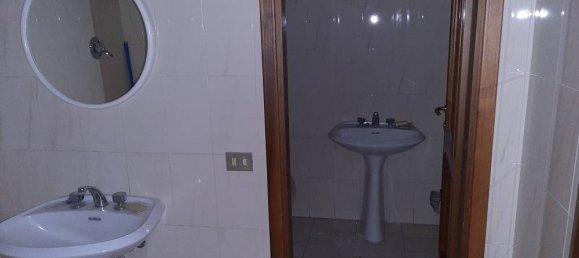 112m² Office in Reggio Emilia, Italy No. 192618 3