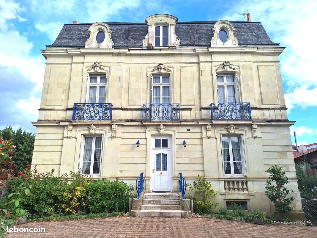 Casa de 4 dormitorios en Saumur, France No. 337405