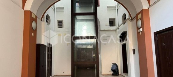 Коммерческая недвижимость с 2 комнатами в Бари, Италия № 21095 9