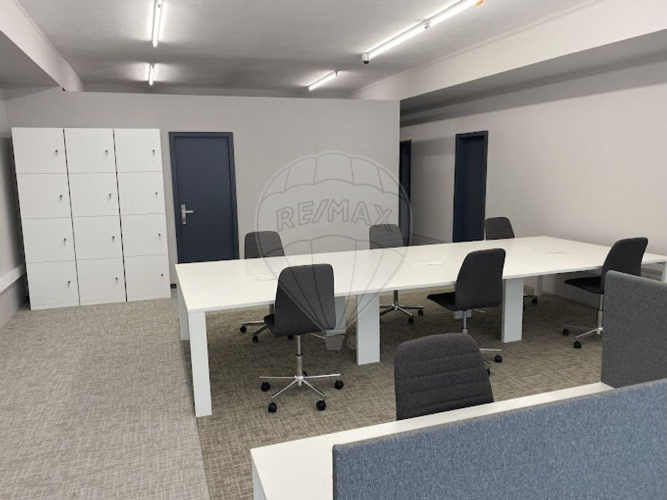 Bureau à Felgueiras, Portugal 74m² No. 69894