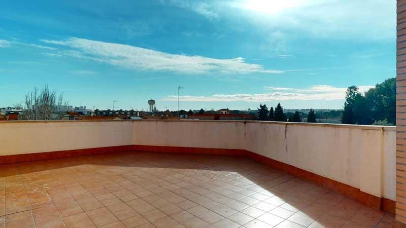 Apartamento de 3 dormitorios en Zaragoza, Spain No. 21670