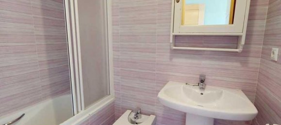 Apartamento de 3 dormitorios en Zaragoza, Spain No. 21670 21