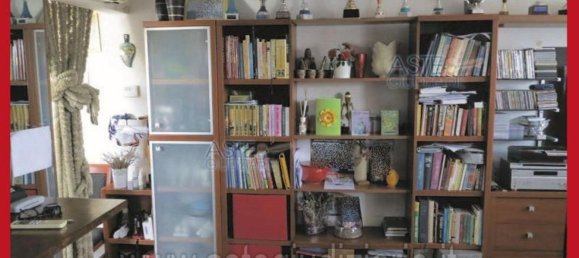 5 bedrooms Apartment in Rome, Italy No. 330830 2