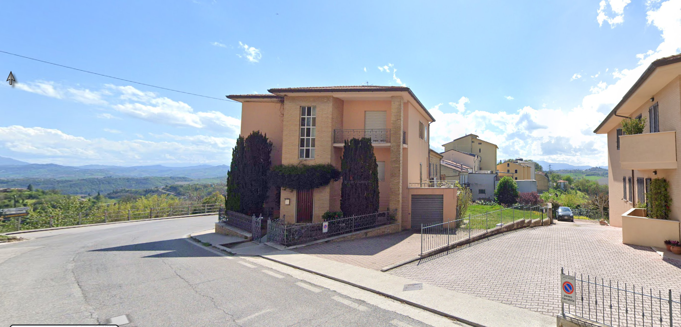 4 bedrooms House in Montegiorgio, Italy No. 21137