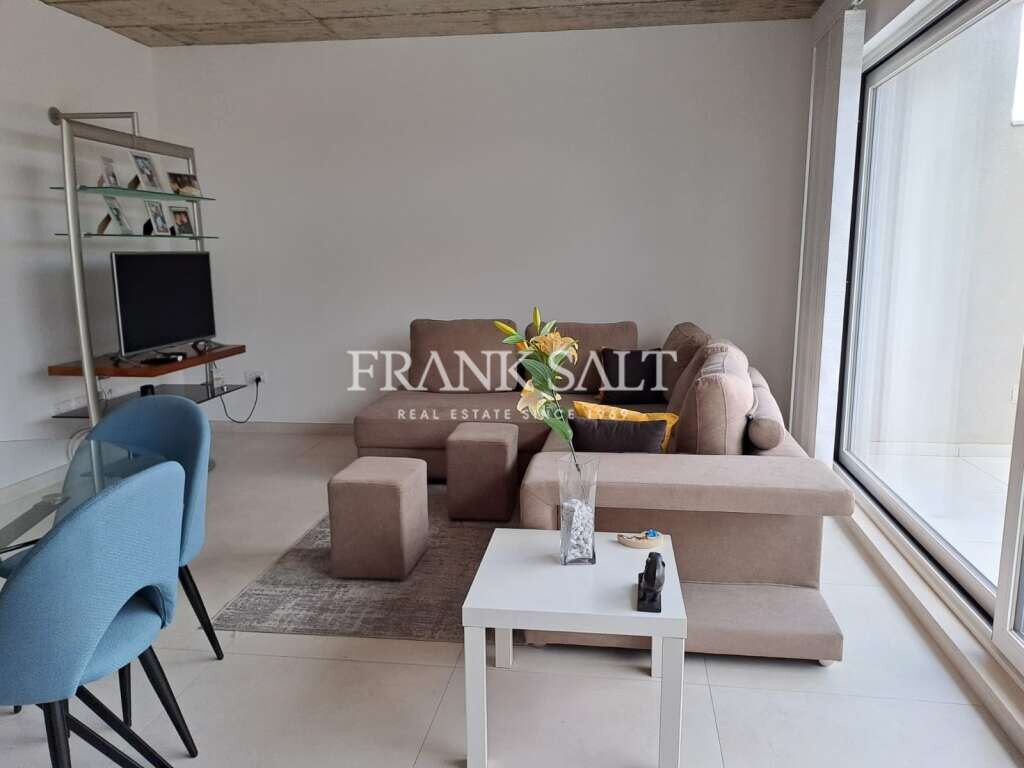 Apartamento de 1 dormitorio en Swieqi, Malta No. 10407