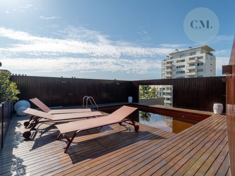 3 bedrooms Apartment in Porto, Portugal No. 136848