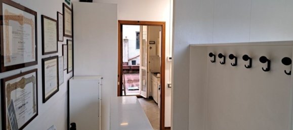 4 bedrooms Apartment in Ancona, Italy No. 350734 4