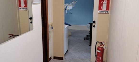 4 bedrooms Apartment in Ancona, Italy No. 350734 16