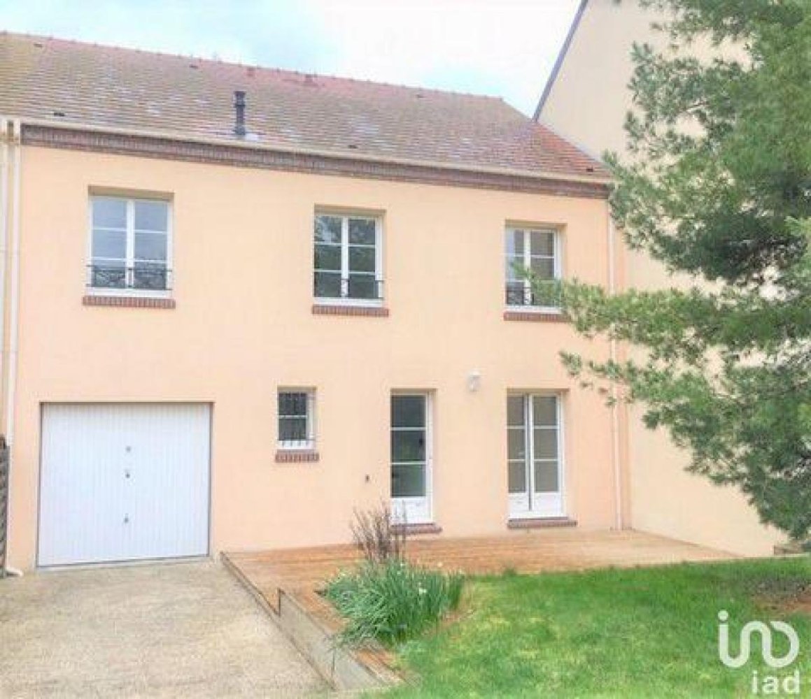 4 bedrooms House in Amilly, France No. 3966