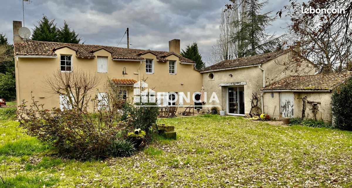 4 chambres Maison à Poitiers, France No. 337137