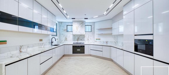 5 bedrooms Villa in Palm Jumeirah, UAE No. 112112 10