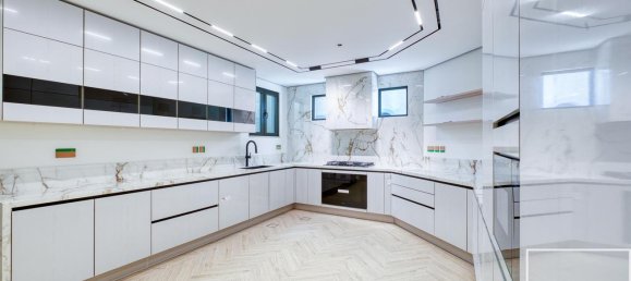 5 bedrooms Villa in Palm Jumeirah, UAE No. 112112 12