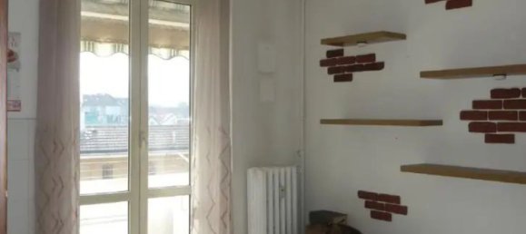 3 rooms Apartment in Turin, Italy No. 207075 4