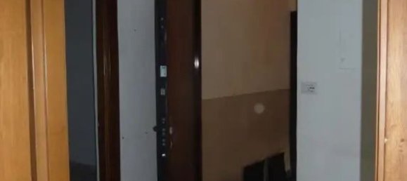 3 rooms Apartment in Turin, Italy No. 207075 2