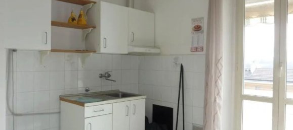 3 rooms Apartment in Turin, Italy No. 207075 6