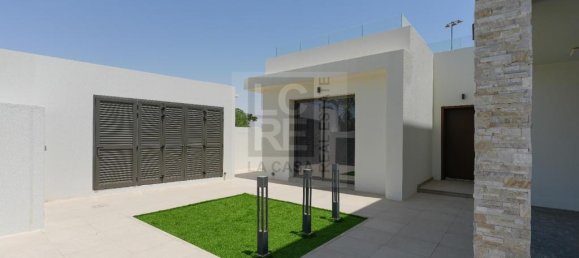 4 bedrooms Villa in Yas Island, UAE No. 7256 3
