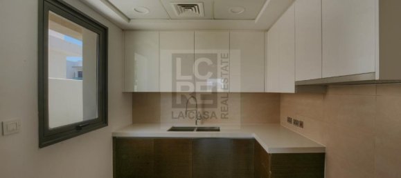 4 bedrooms Villa in Yas Island, UAE No. 7256 6