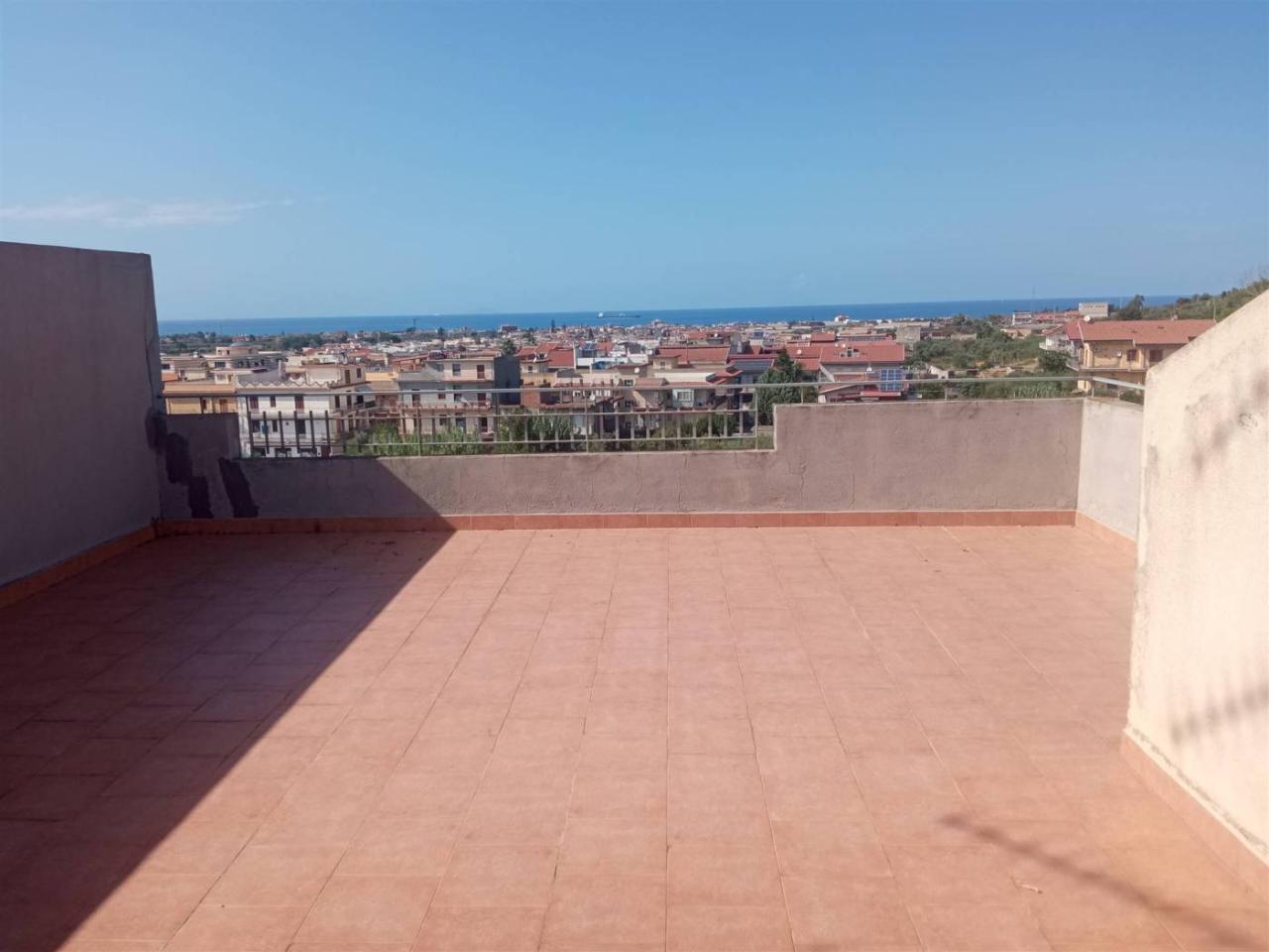 Penthouse de 2 divisões em Torregrotta, Italy N.º 19352