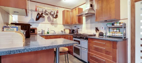 3 bedrooms Commercial property in Exmouth, United Kingdom No. 13700 3