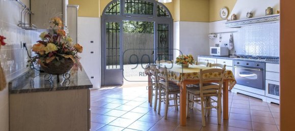 Дом с 9 спальнями в Кьюздино, Италия № 404351 10