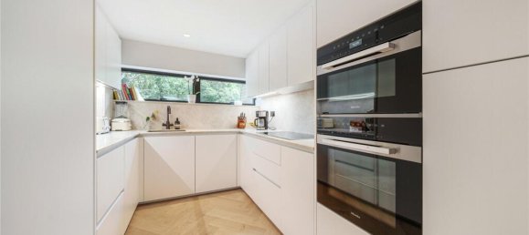 4 bedrooms Commercial property in London, United Kingdom No. 5353 11