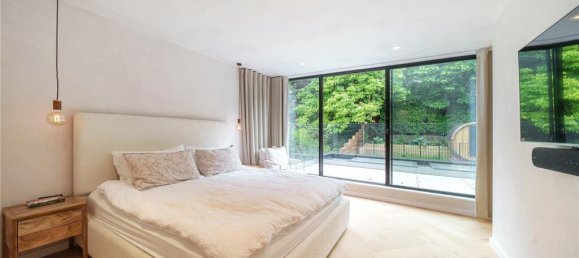 4 bedrooms Commercial property in London, United Kingdom No. 5353 8