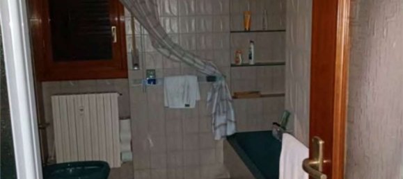 5-salle Appartement à Monza, Italy No. 267957 3