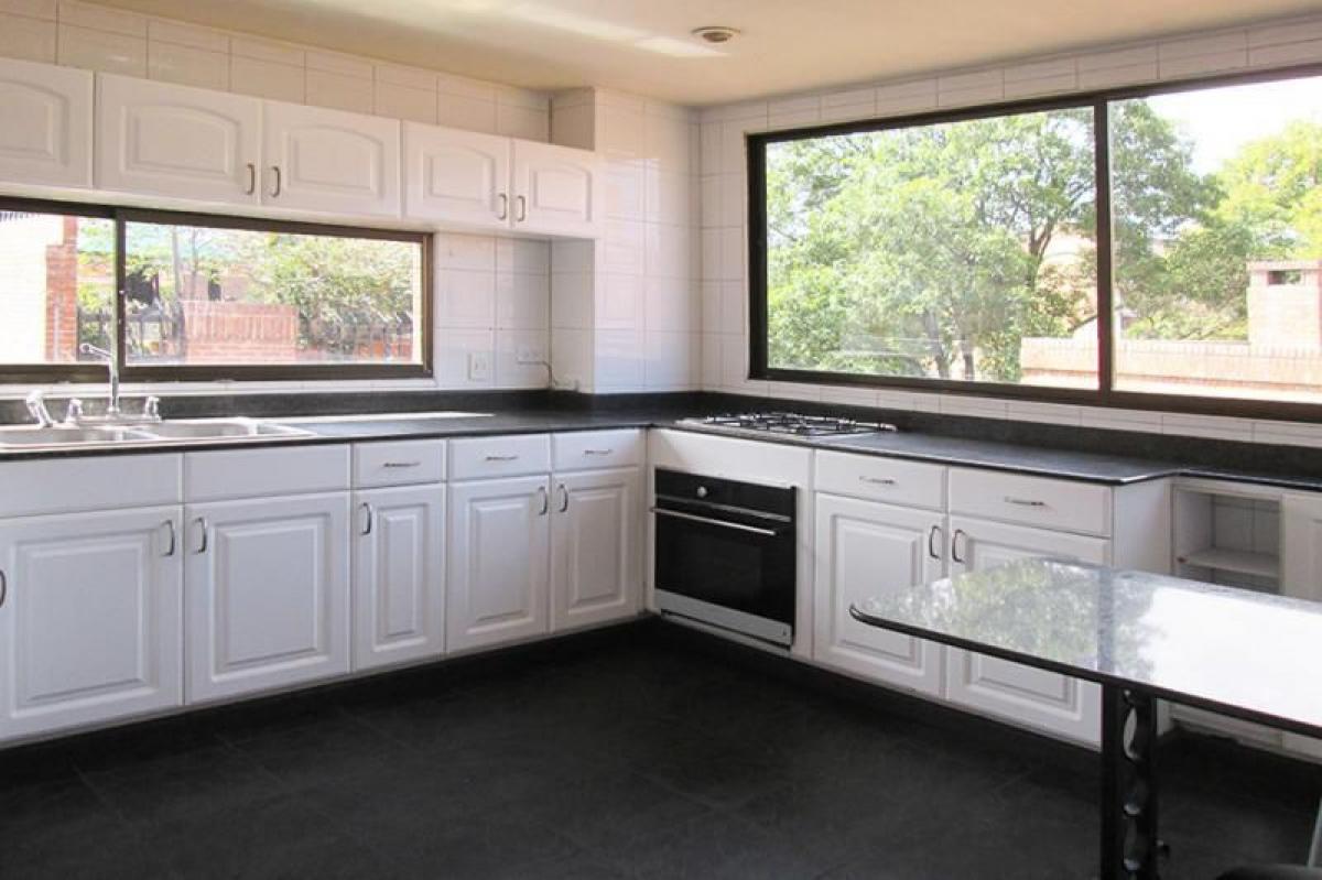 Casa de 3 dormitorios en Bogotá, Colombia No. 10768