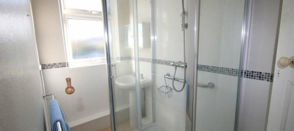 3 bedrooms Commercial property in Beckenham, United Kingdom No. 1093 10