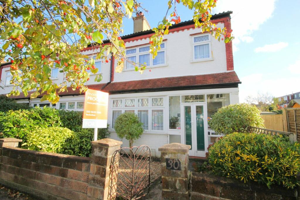 3 bedrooms Commercial property in Beckenham, United Kingdom No. 1093