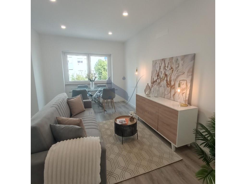 3 bedrooms Apartment in Lisbon, Portugal No. 158863