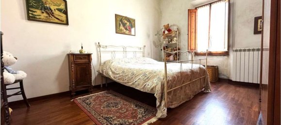 5 rooms House in Prato, Italy No. 46000 8