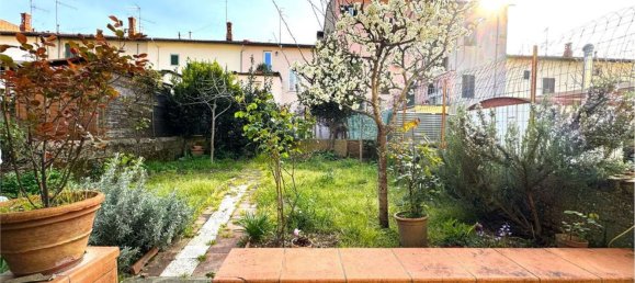 5 rooms House in Prato, Italy No. 46000 4