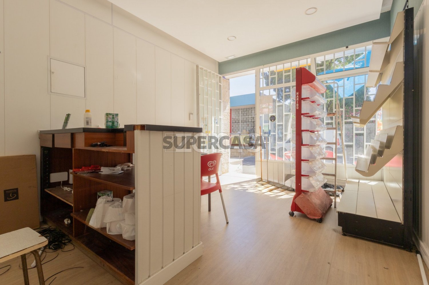 80m² Commercial property in Rio de Mouro, Portugal No. 152602