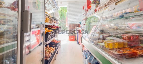 80m² Commercial property in Rio de Mouro, Portugal No. 152602 10