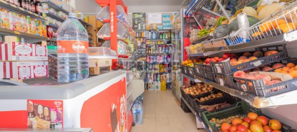 80m² Commercial property in Rio de Mouro, Portugal No. 152602 8