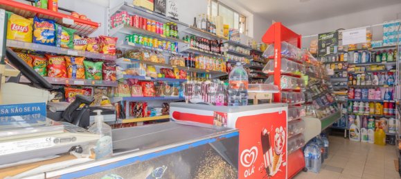 80m² Commercial property in Rio de Mouro, Portugal No. 152602 7