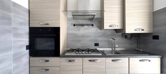 Apartamento T3 em Desio, Italy N.º 378448 9