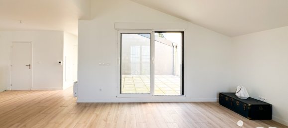 3 Schlafzimmer Wohnung in Croix, France, Nr. 232638 3