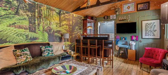 6 bedrooms House in London, United Kingdom No. 13985 14