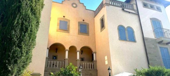 8 bedrooms House in Pyrgos, Cyprus No. 16152 16