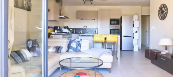 3 bedrooms Apartment in Genas, France No. 207849 3